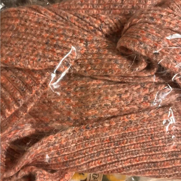 FREE PEOPLE FOXY HOOD SCARF🪻💗🦋🐇✨🧺 - Picture 5 of 5